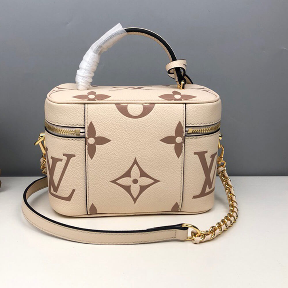 l0vis Vvtt0n vanity pm bag