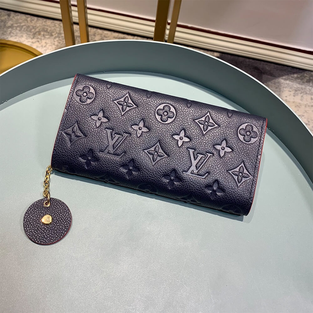 l0vis Vvtt0n emilie wallet