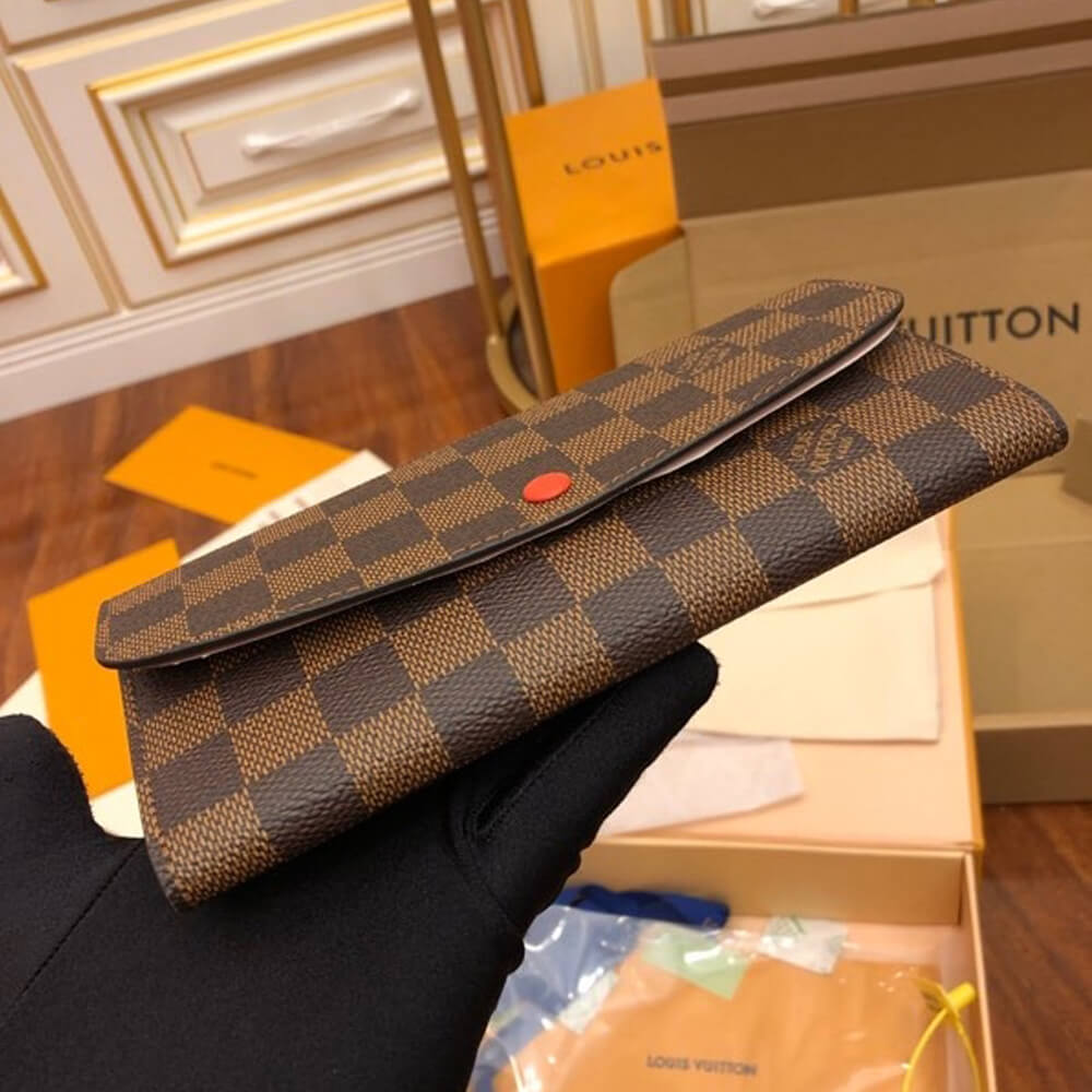 l0vis Vvtt0n emilie wallet
