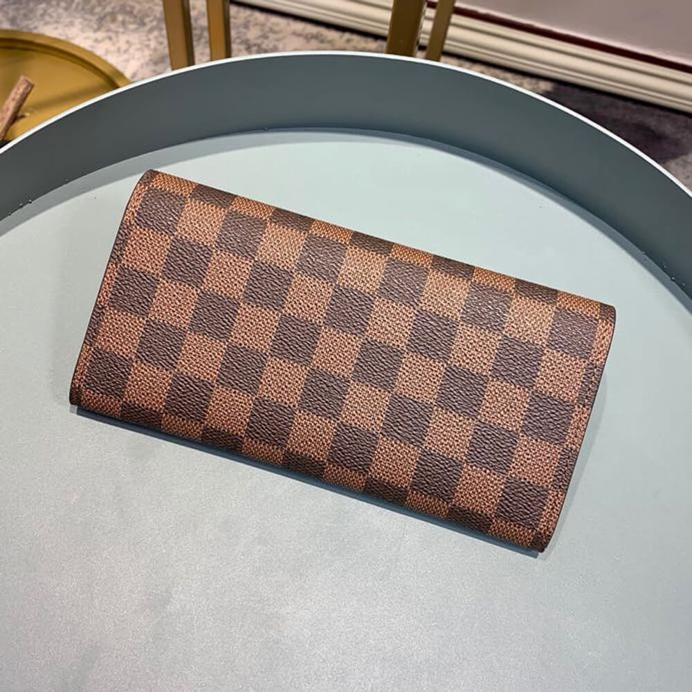 l0vis Vvtt0n emilie wallet