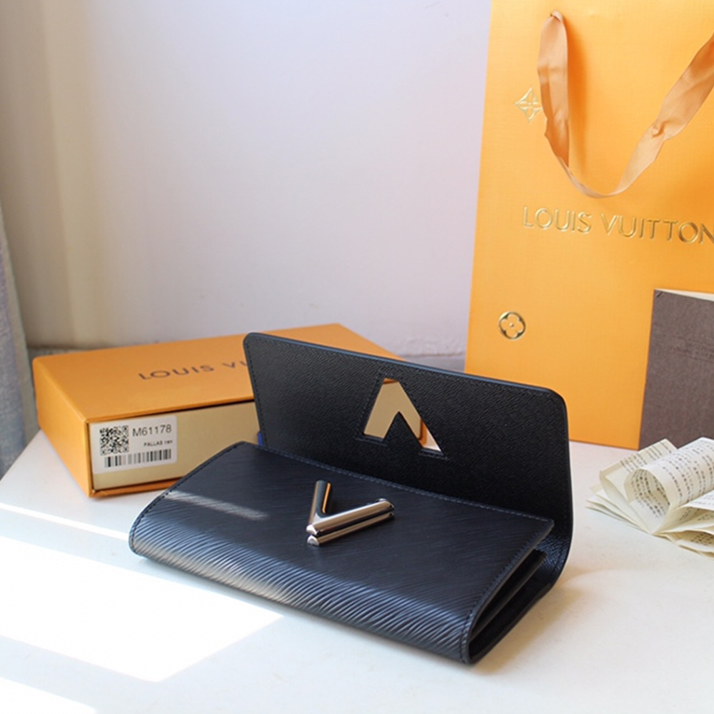 l0vis Vvtt0n twist wallet