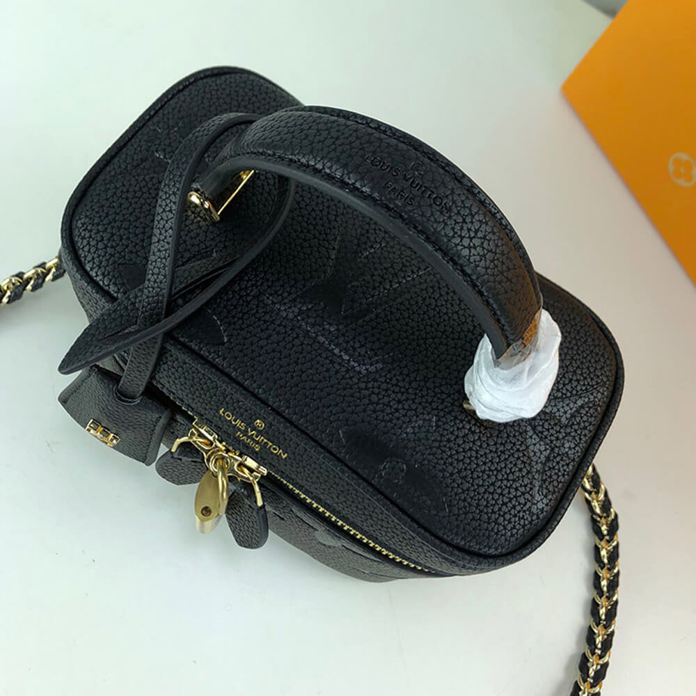 l0vis Vvtt0n vanity pm bag