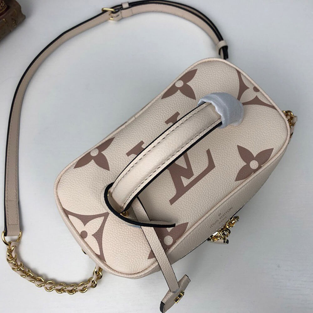 l0vis Vvtt0n vanity pm bag