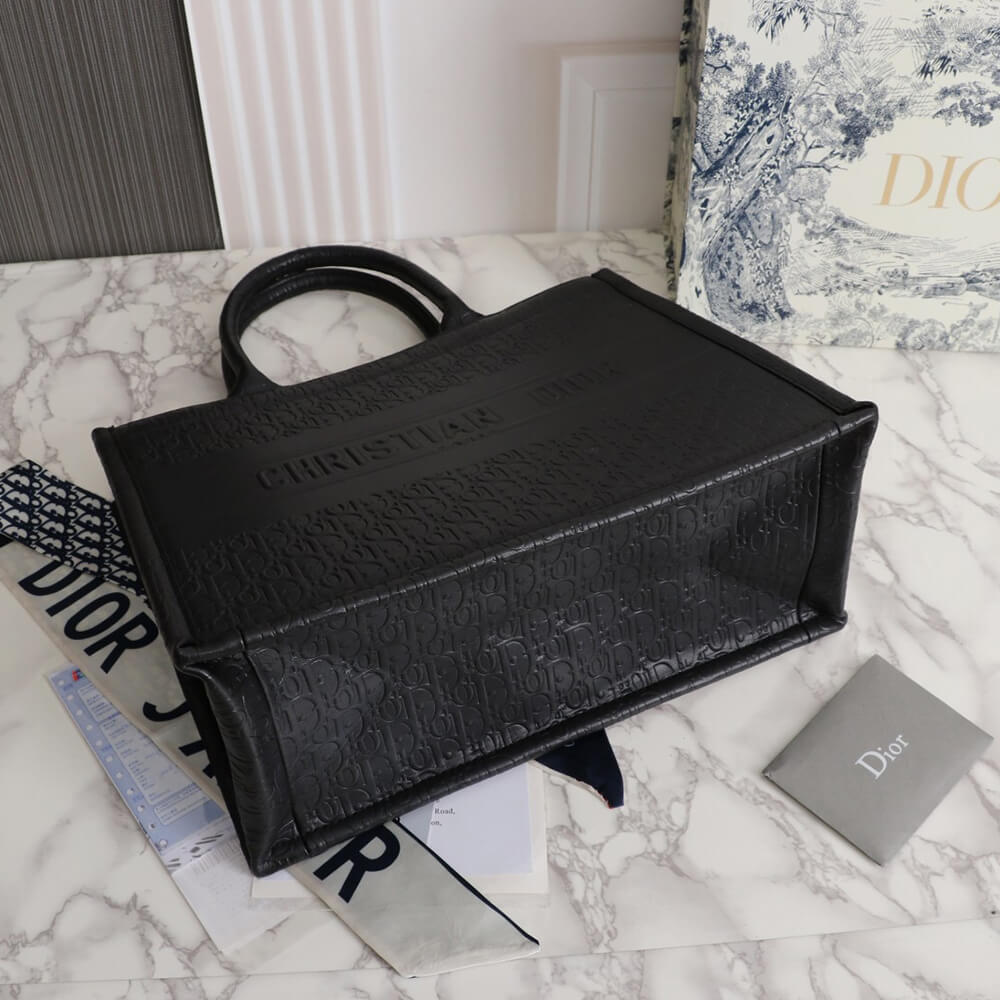 medium D10r book tote