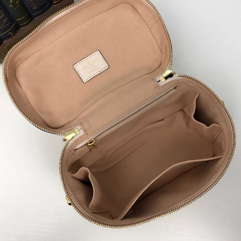 l0vis Vvtt0n vanity pm bag