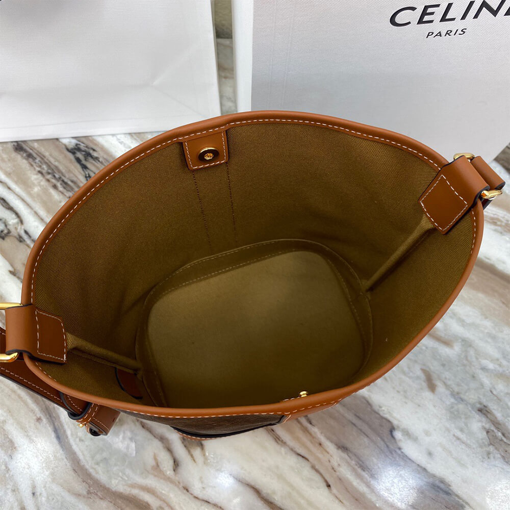 Ce1i*e small bucket