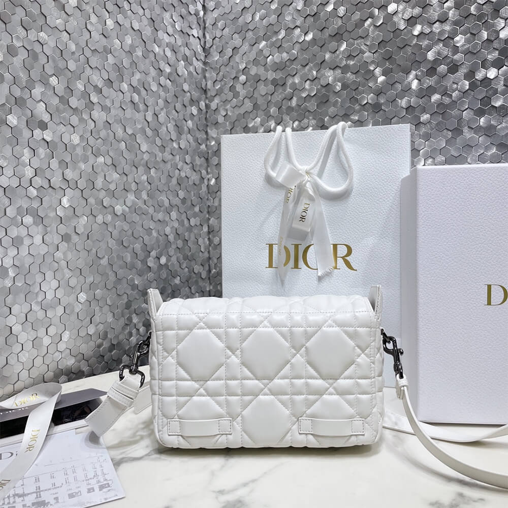 small D10rcamp bag