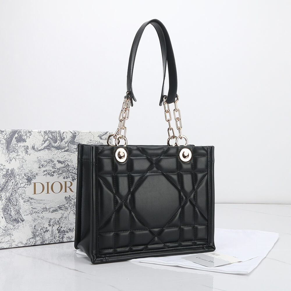small D10r essential tote bag