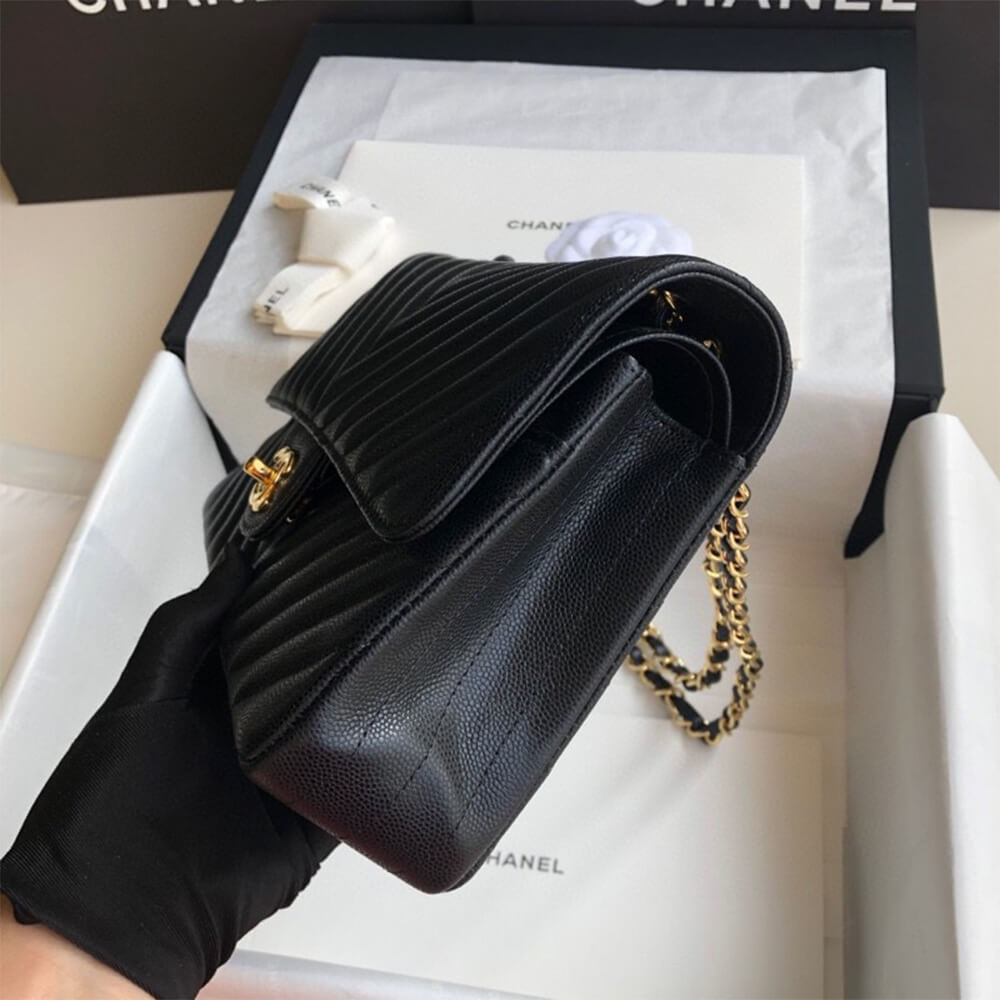 Ch**el classic chevron medium flap