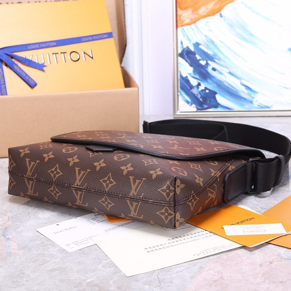 MAGNETIC MESSENGER