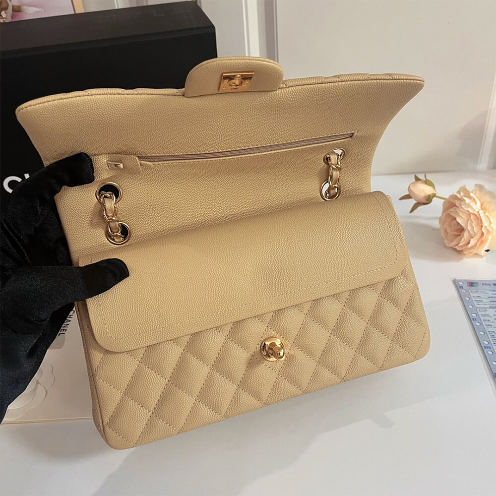 Ch**el classic flap medium