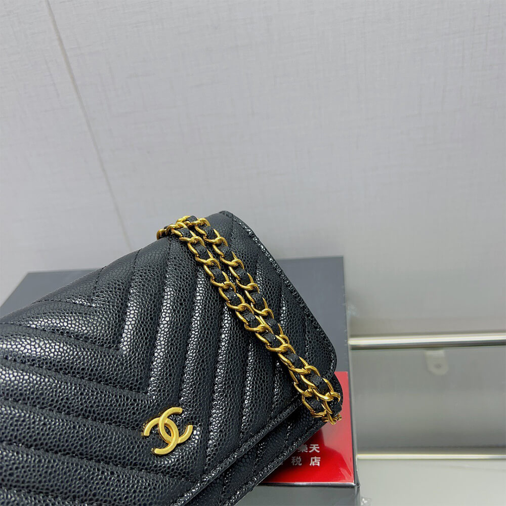 Ch**el chevron woc