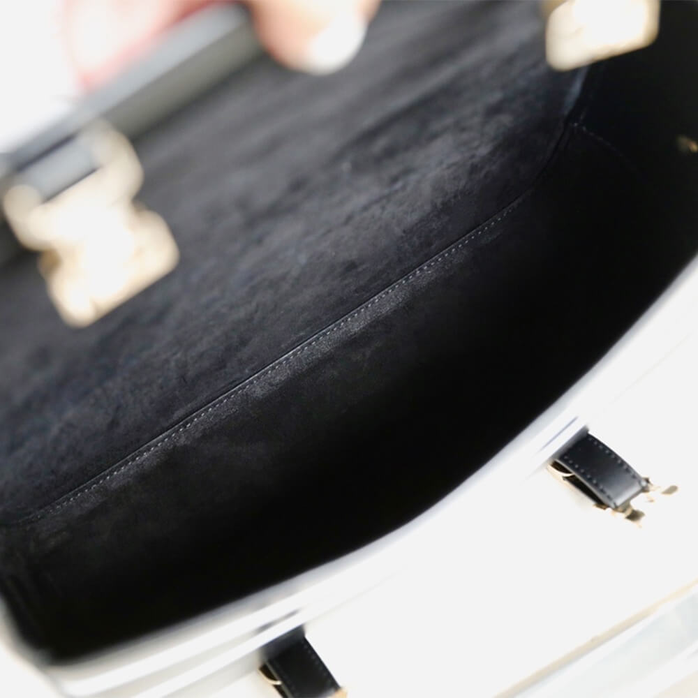 small D10rcamp bag
