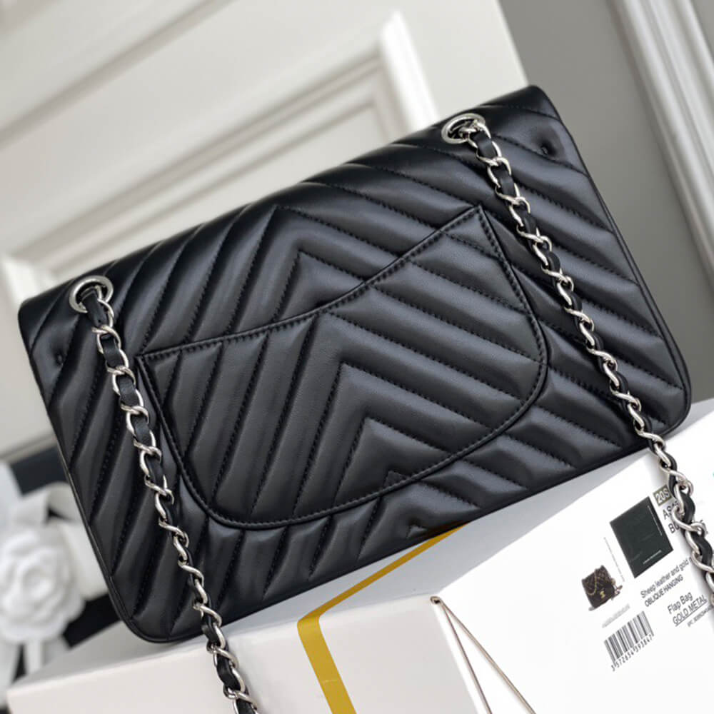 Ch**el classic chevron medium flap