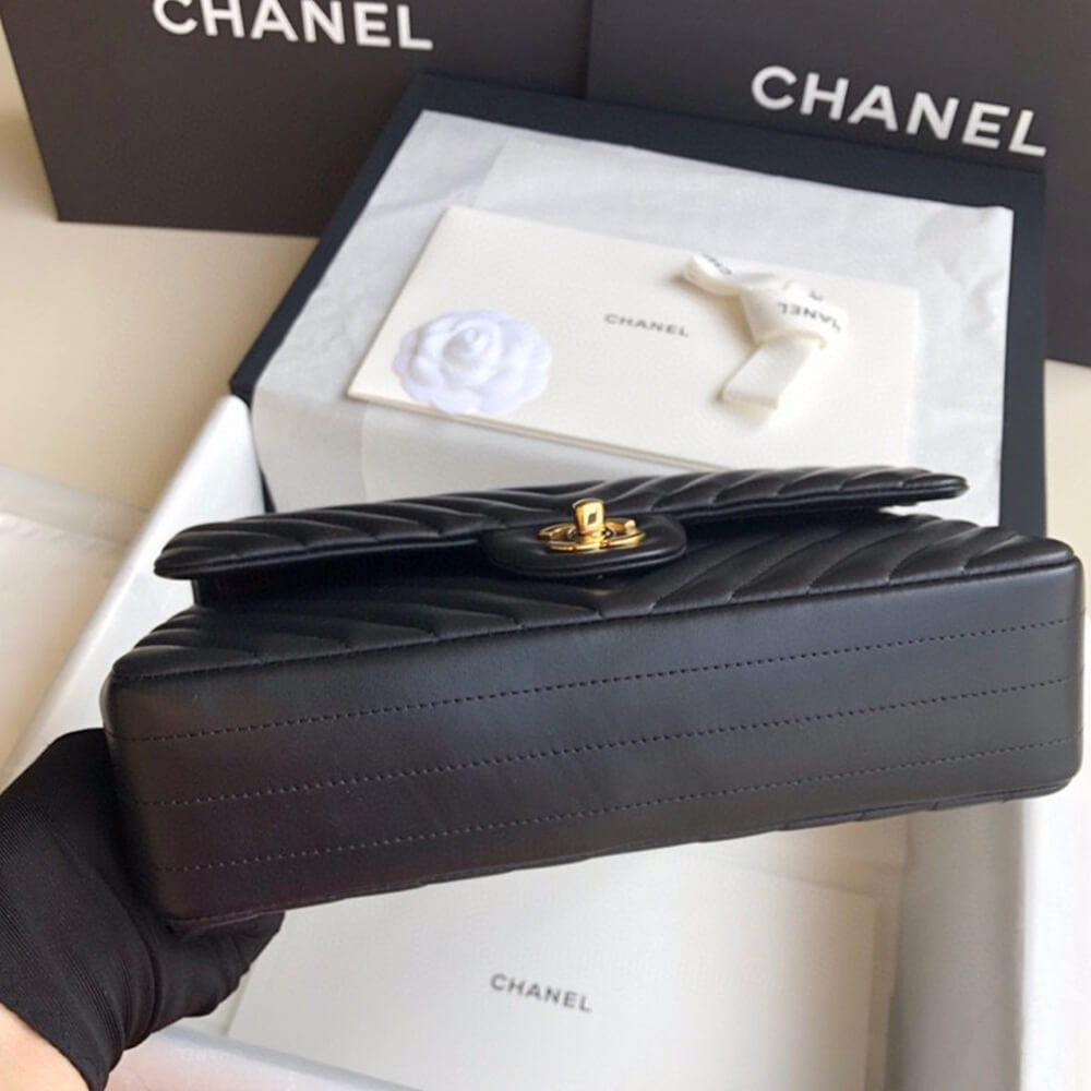 Ch**el classic chevron tweed medium flap