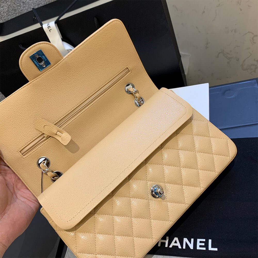 Ch**el classic flap medium