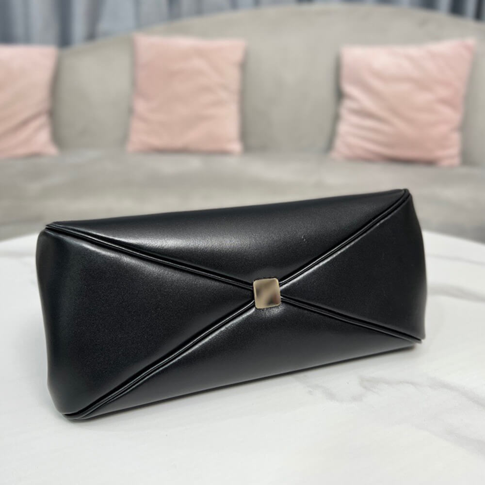medium D10r key bag