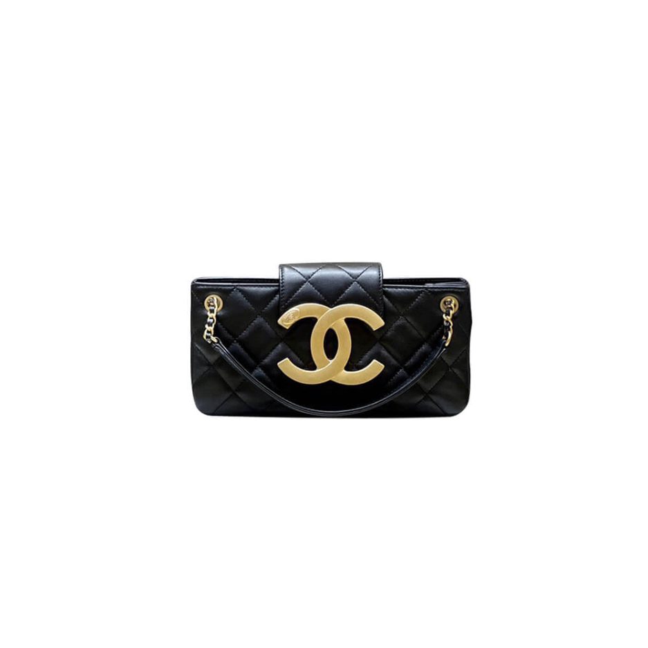 Ch**el baguette bag