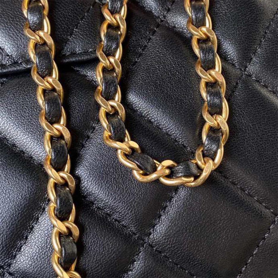 Ch**el baguette bag