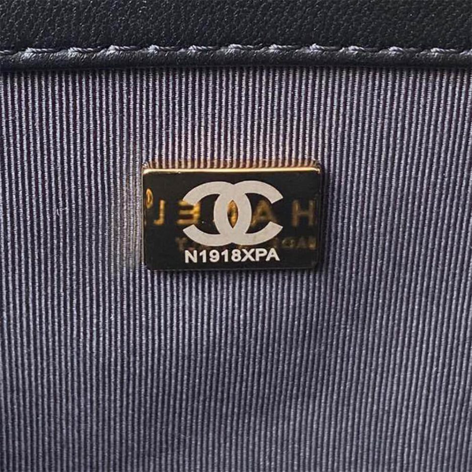 Ch**el baguette bag