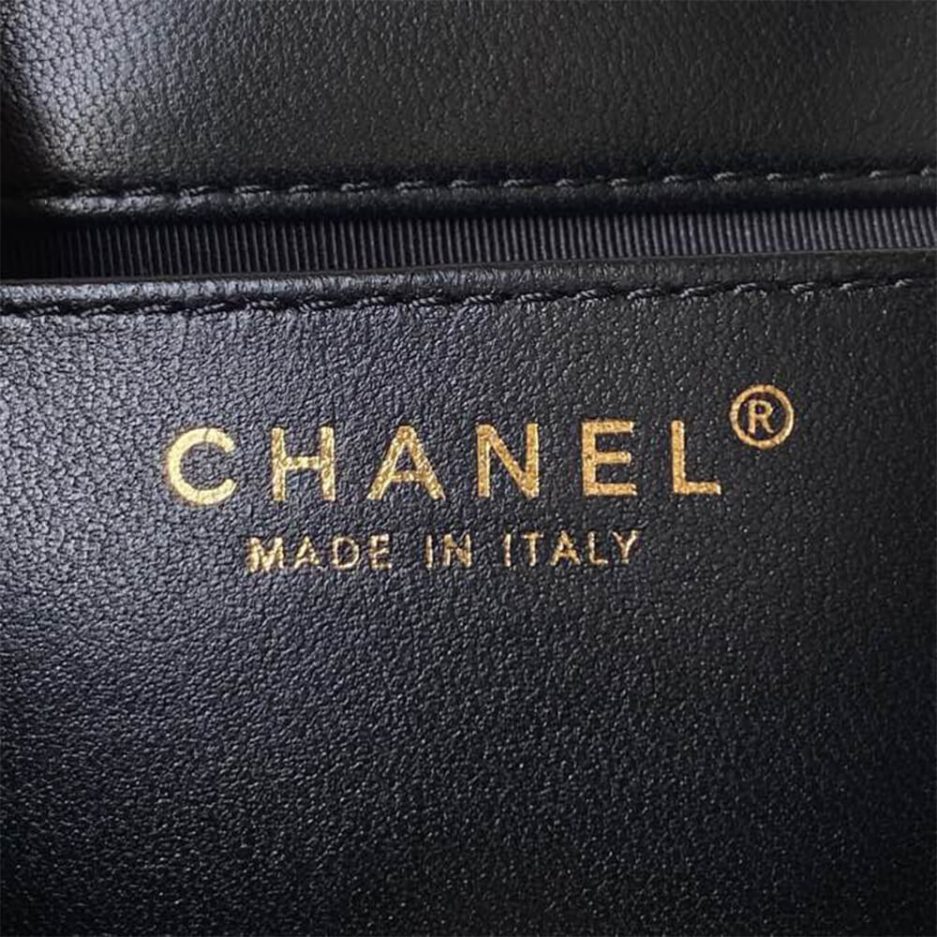 Ch**el baguette bag