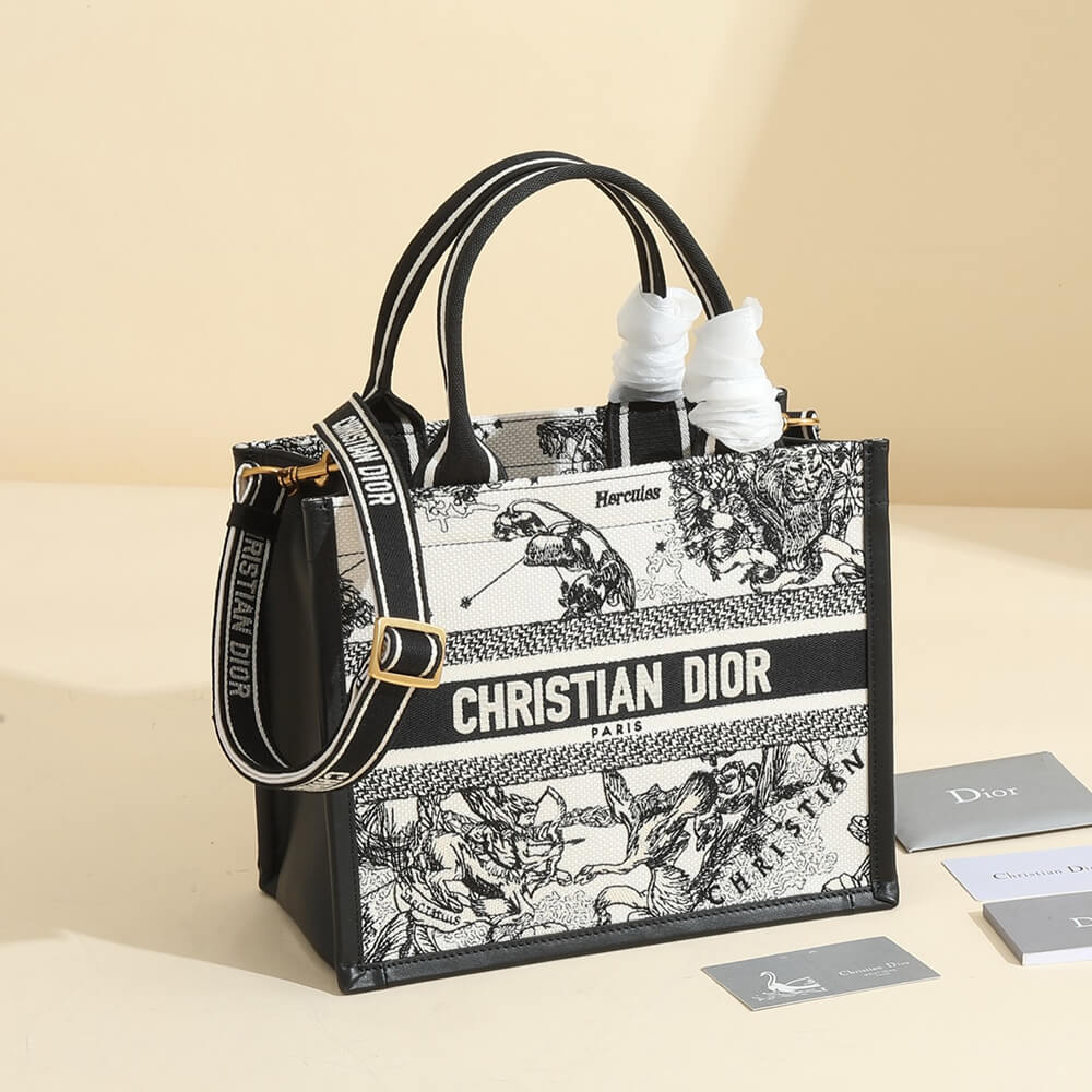 small D10r book tote