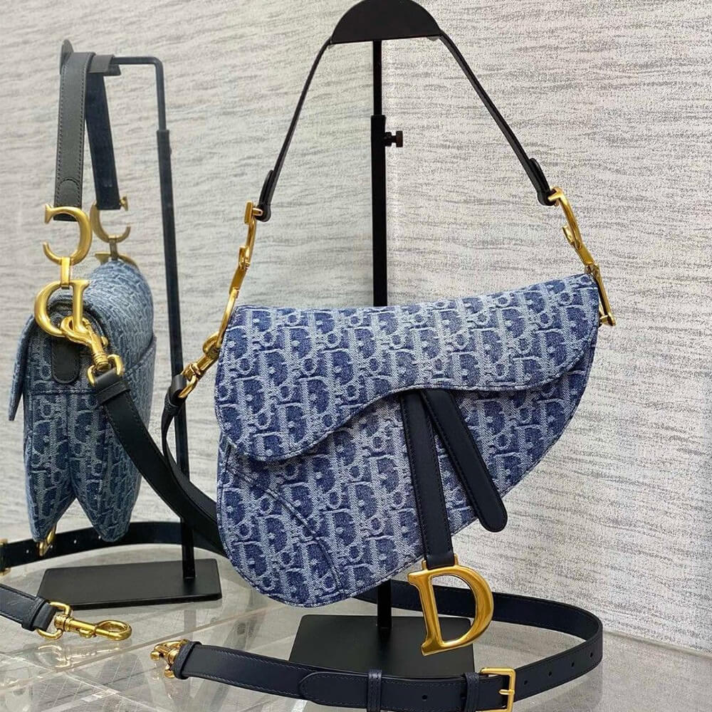 D10r saddle bag with strap