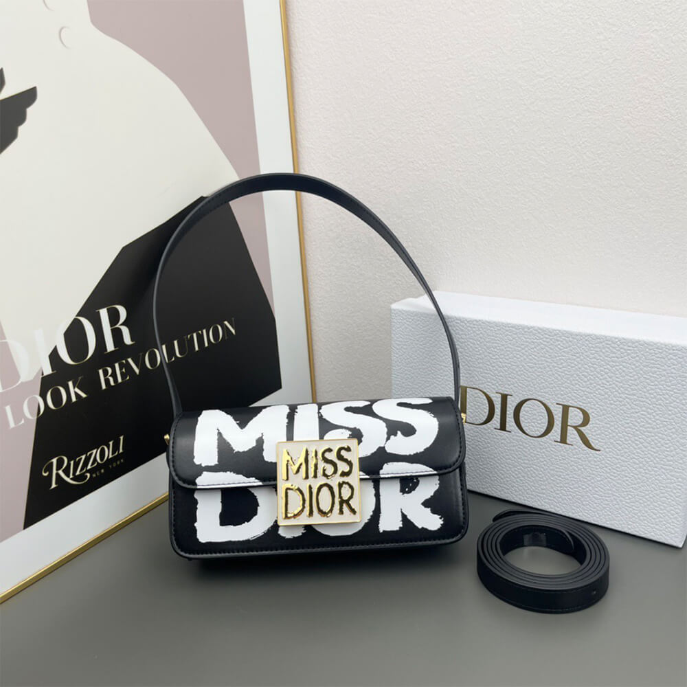 miss D10r flap bag