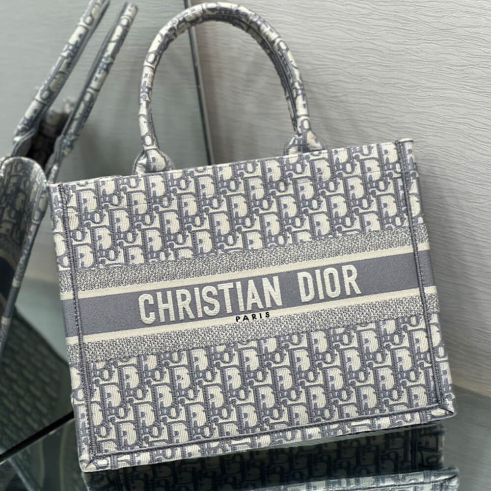 medium D10r book tote