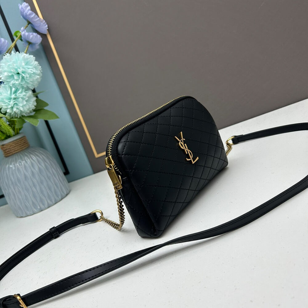 Y51 gaby zipped pouch in quilted lambskin