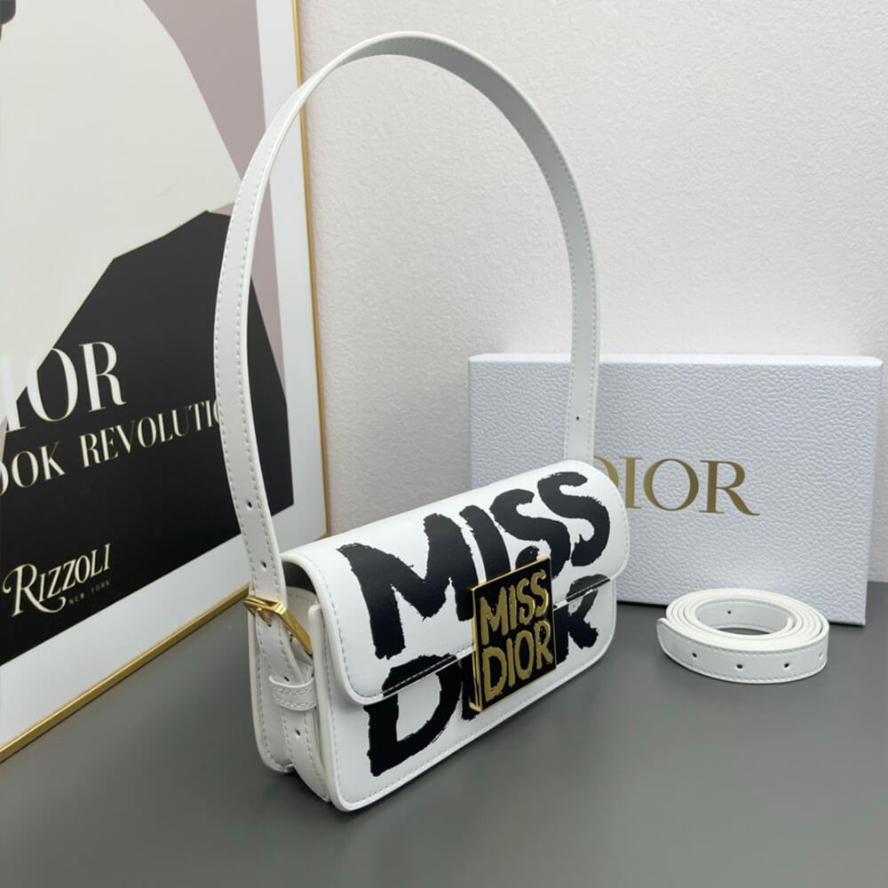 miss D10r flap bag