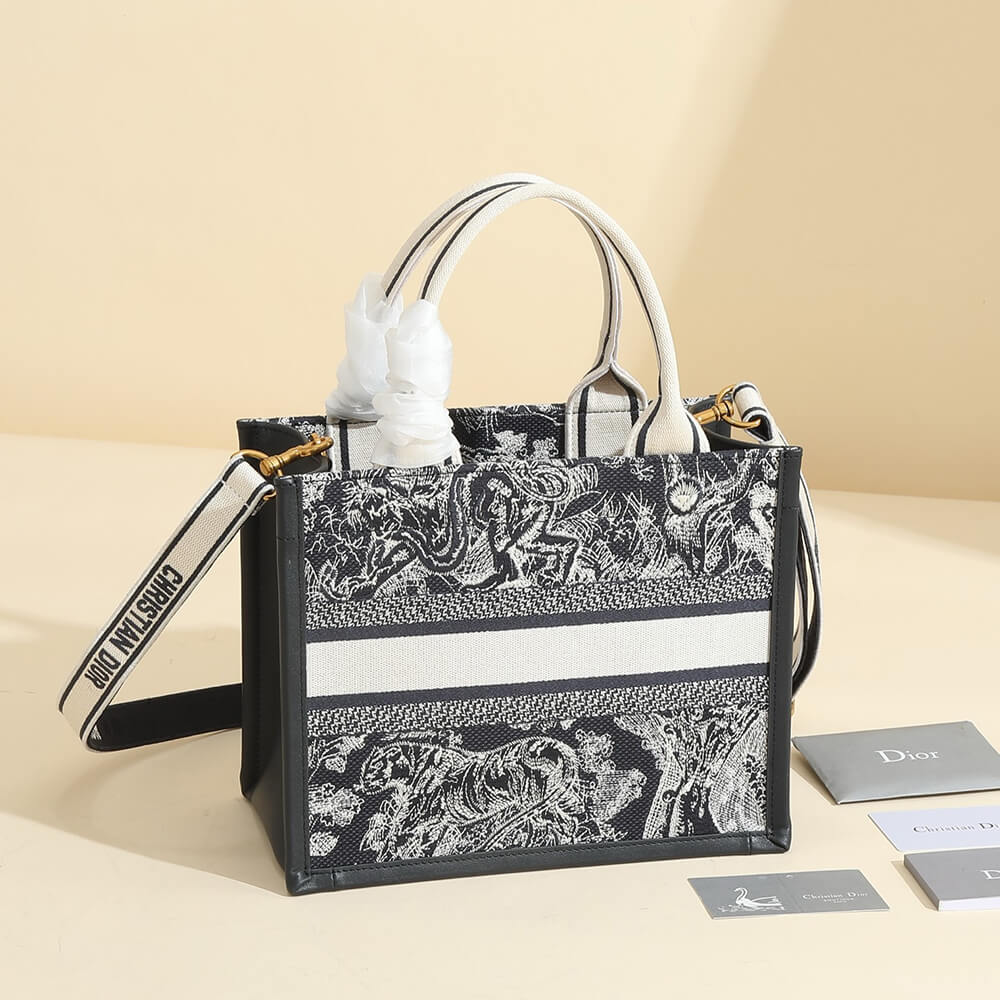 medium D10r book tote
