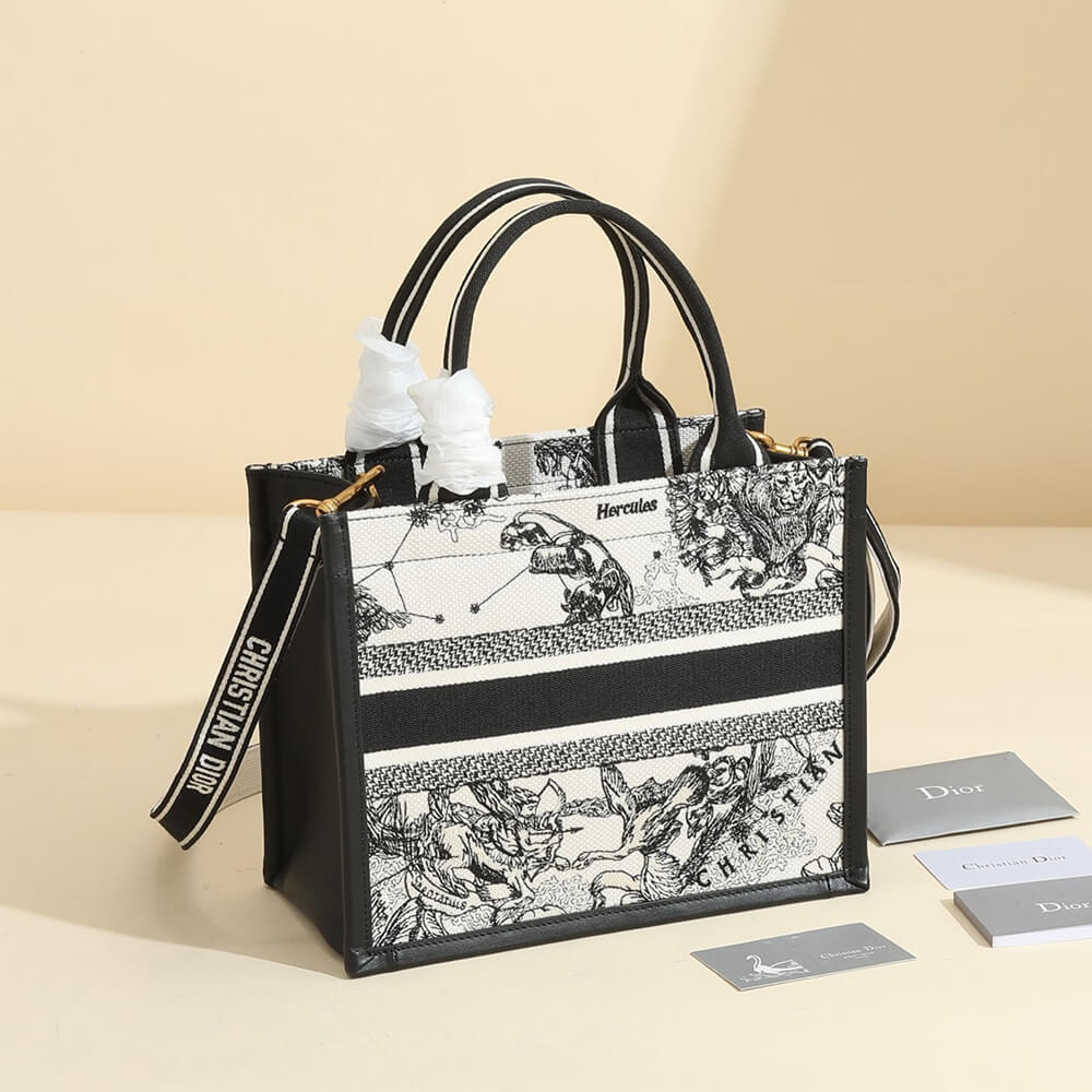 small D10r book tote