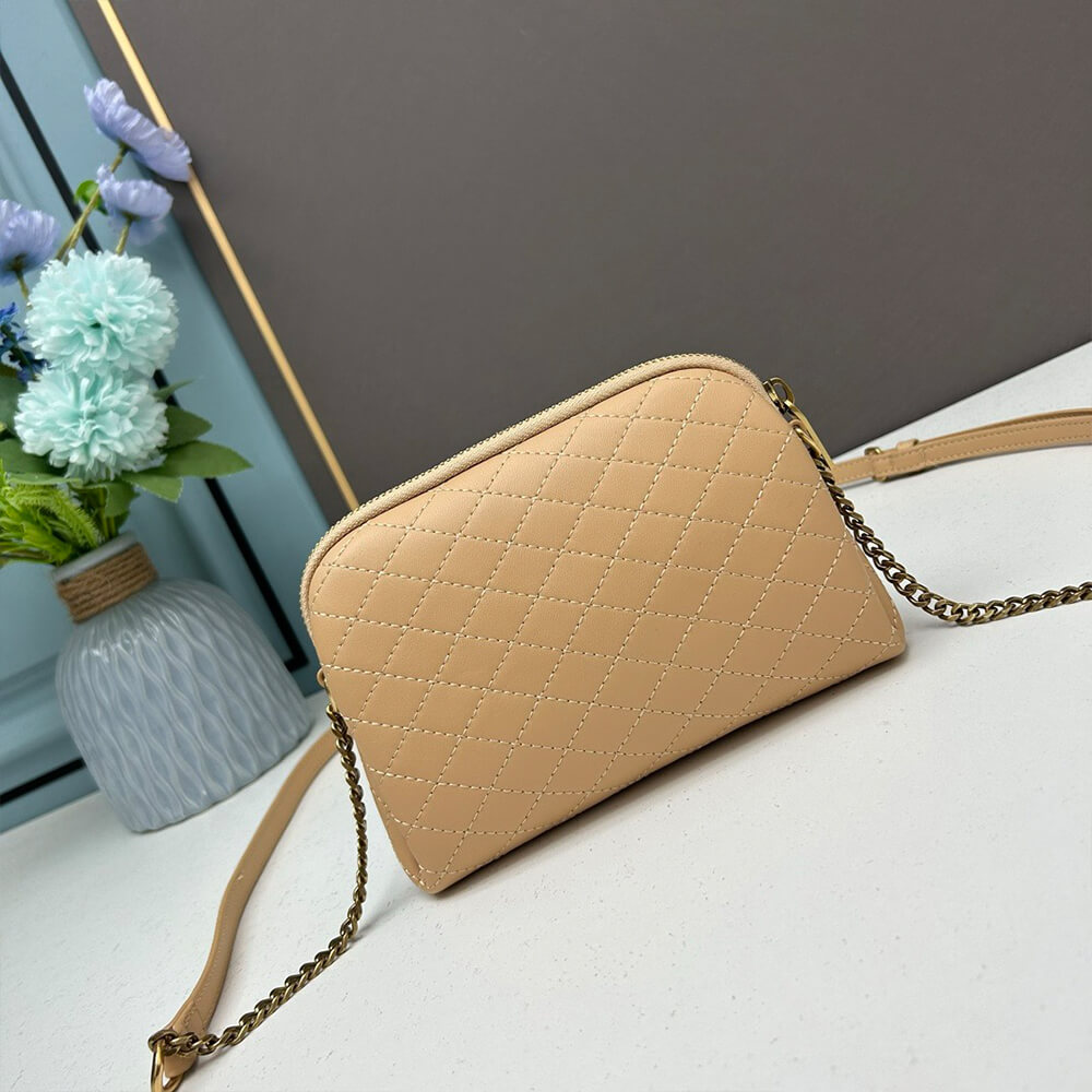 Y51 gaby zipped pouch in quilted lambskin