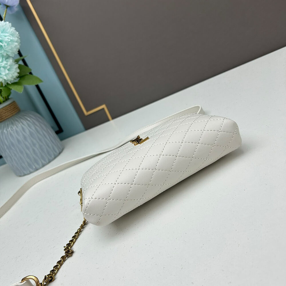 Y51 gaby zipped pouch in quilted lambskin