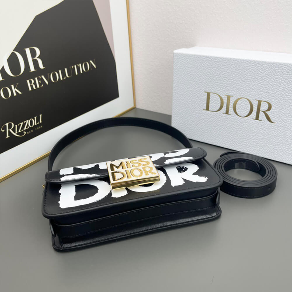 miss D10r flap bag