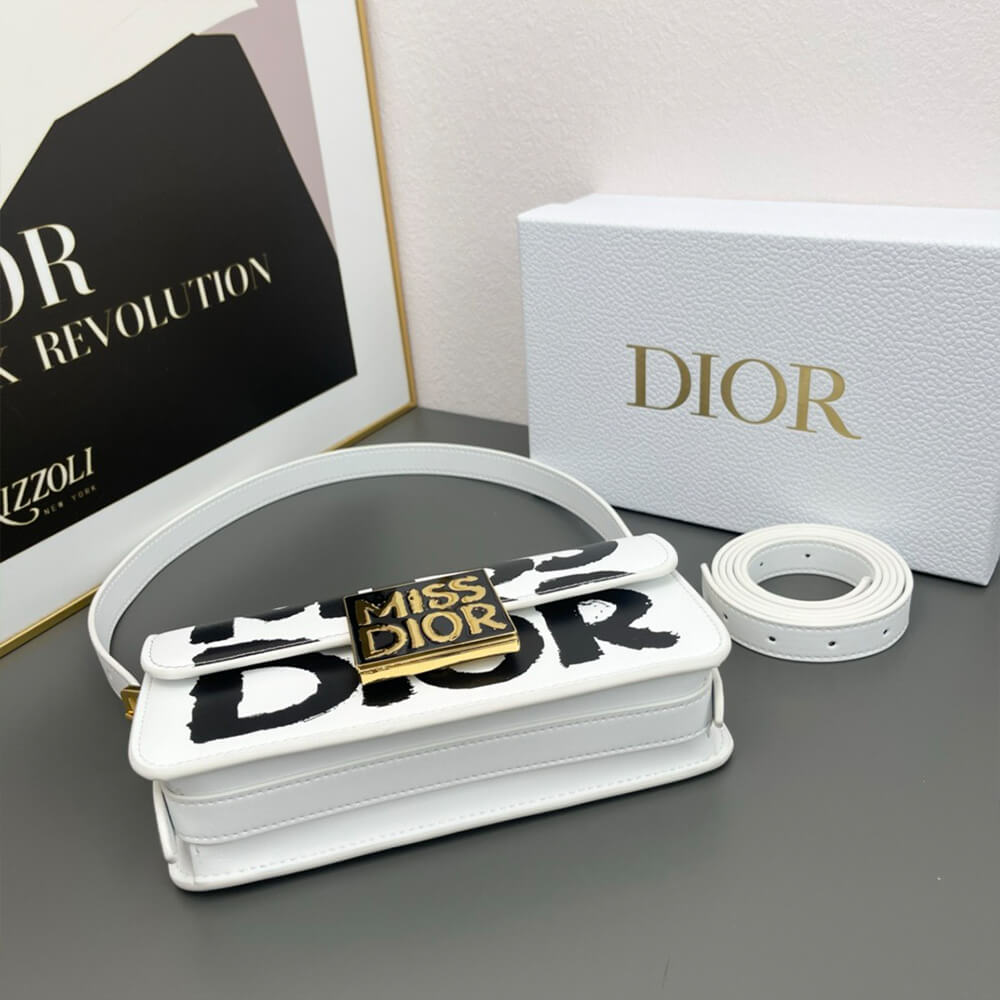 miss D10r flap bag