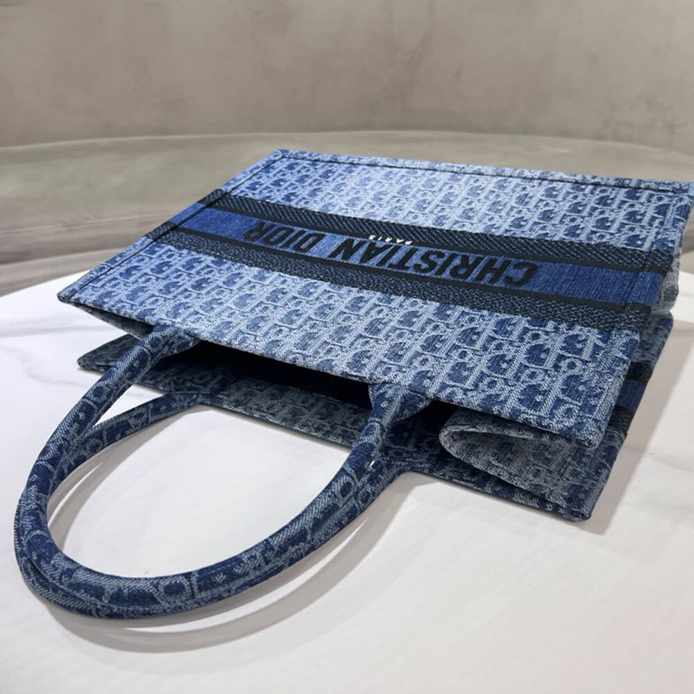 medium D10r book tote
