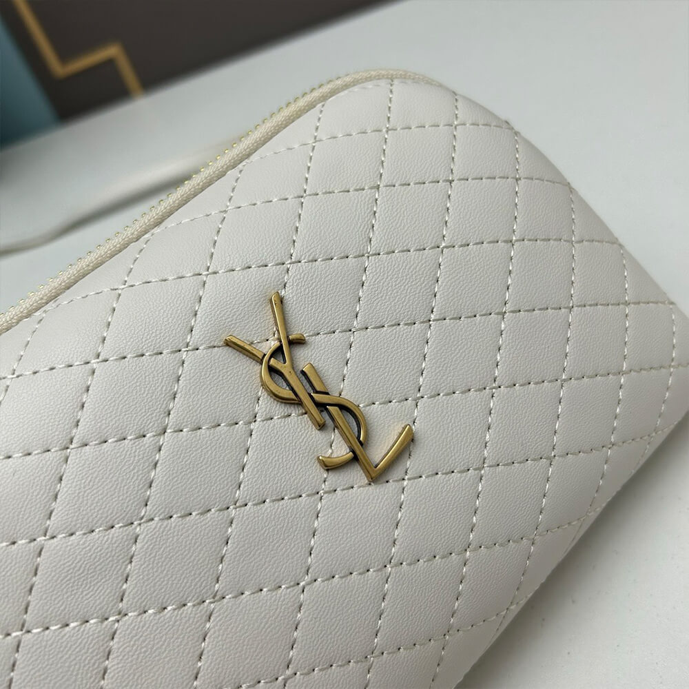 Y51 gaby zipped pouch in quilted lambskin