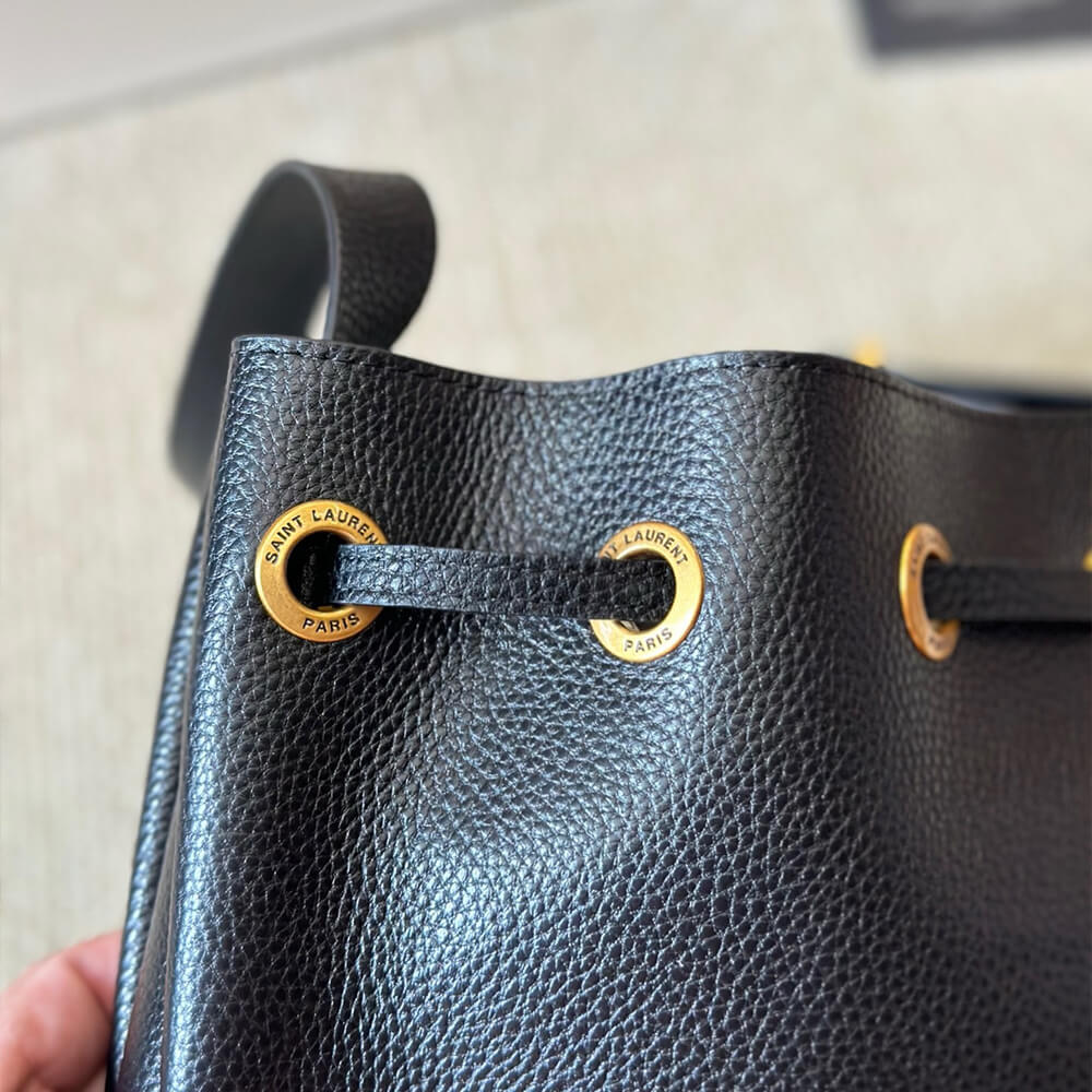 Y51 paris vii small hobo in grained leather