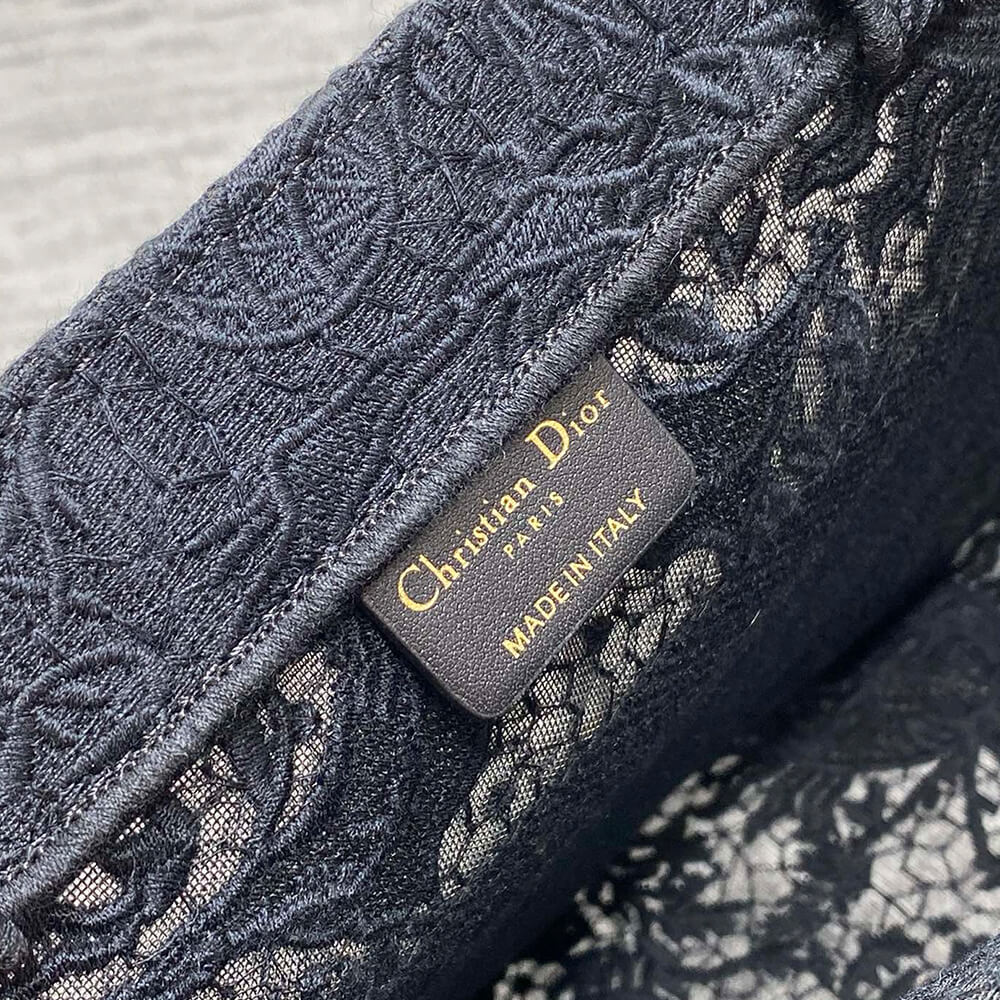 medium D10r book tote