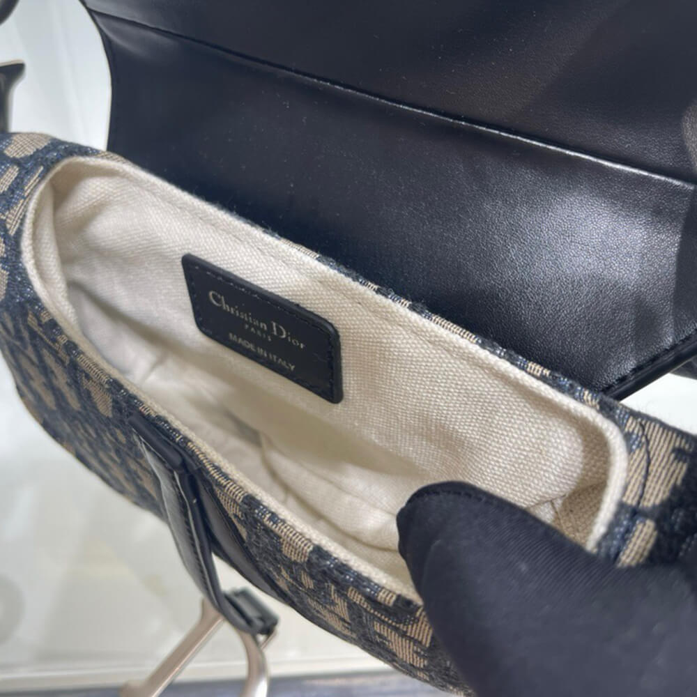 D10r mini saddle bag with strap