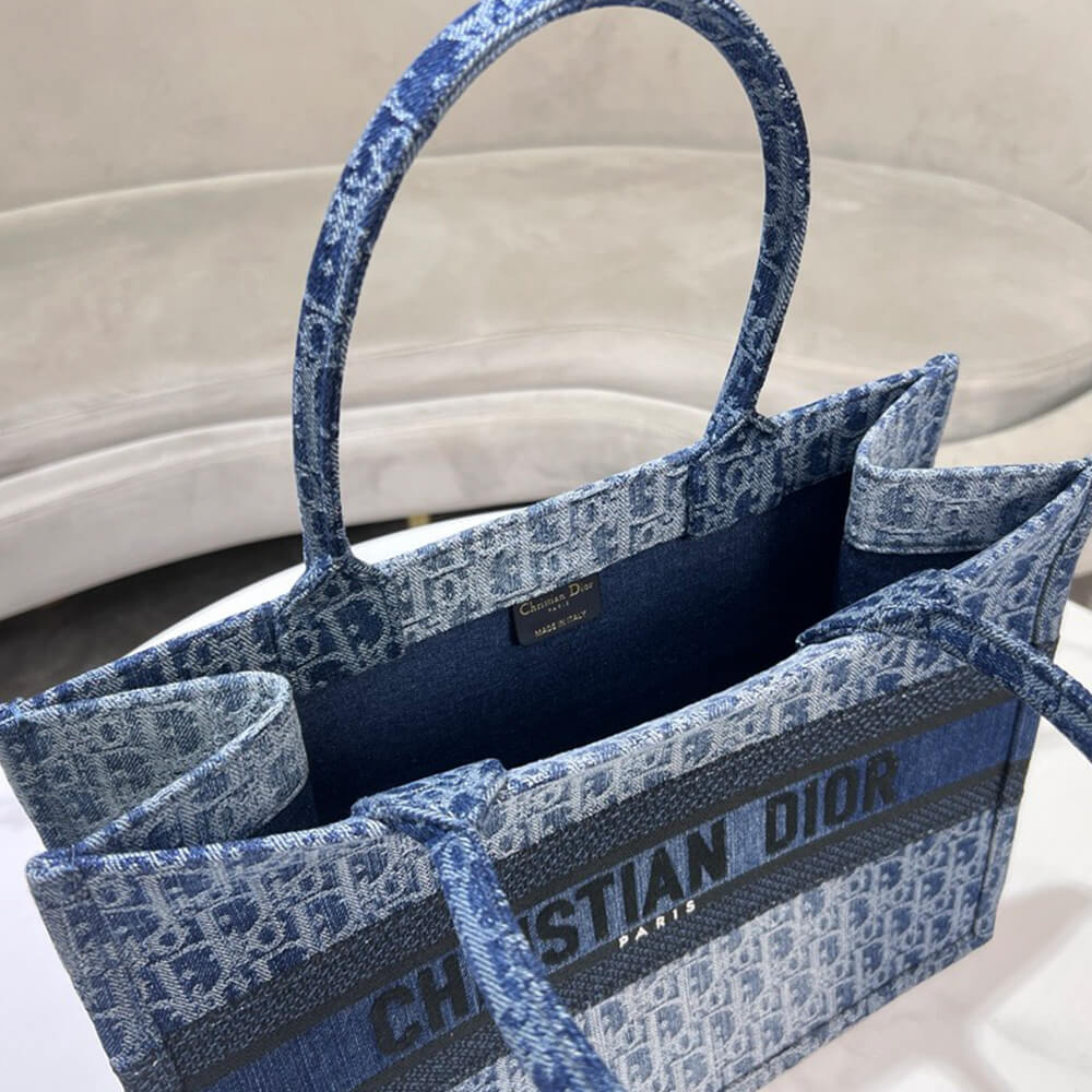medium D10r book tote