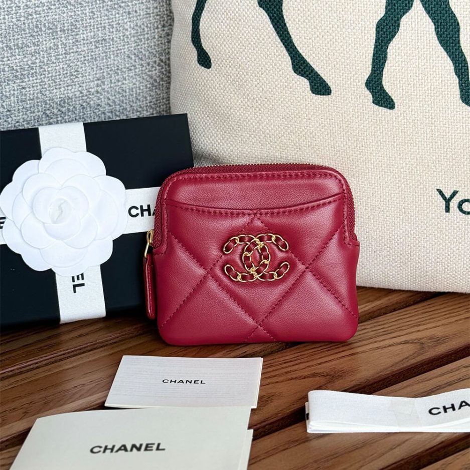 Ch**el 19 zipped coin purse