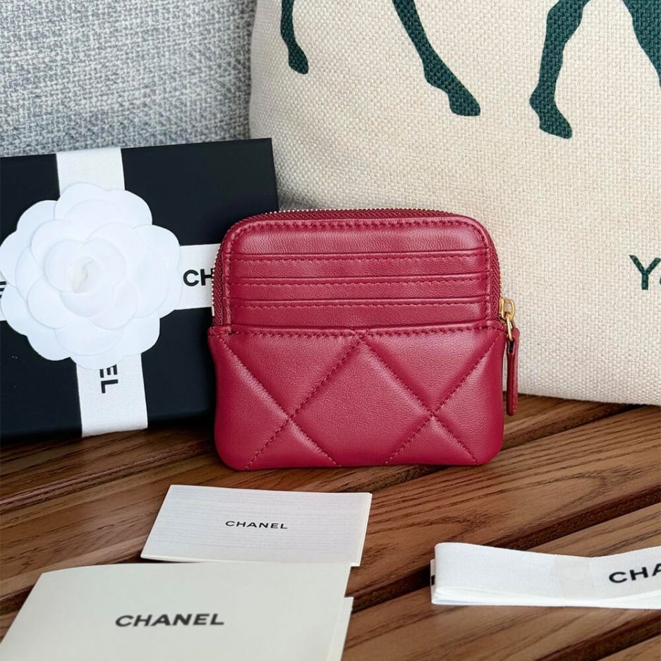 Ch**el 19 zipped coin purse
