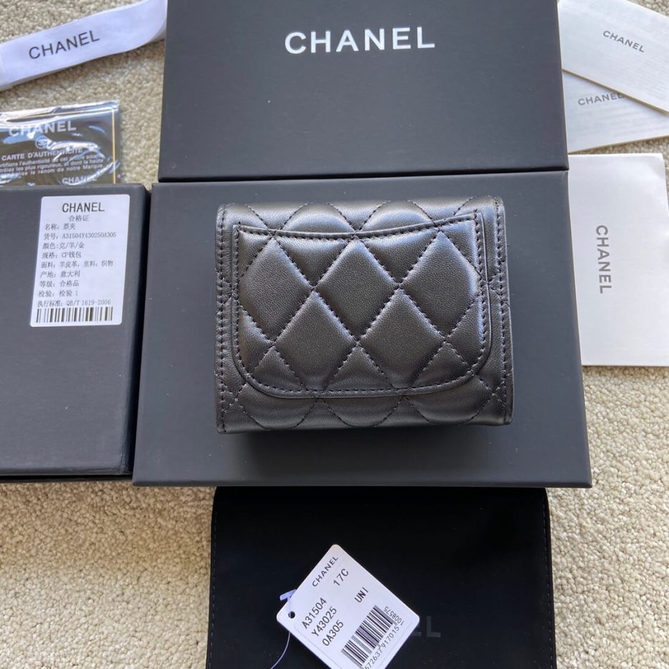 Ch**el classic small flap wallet