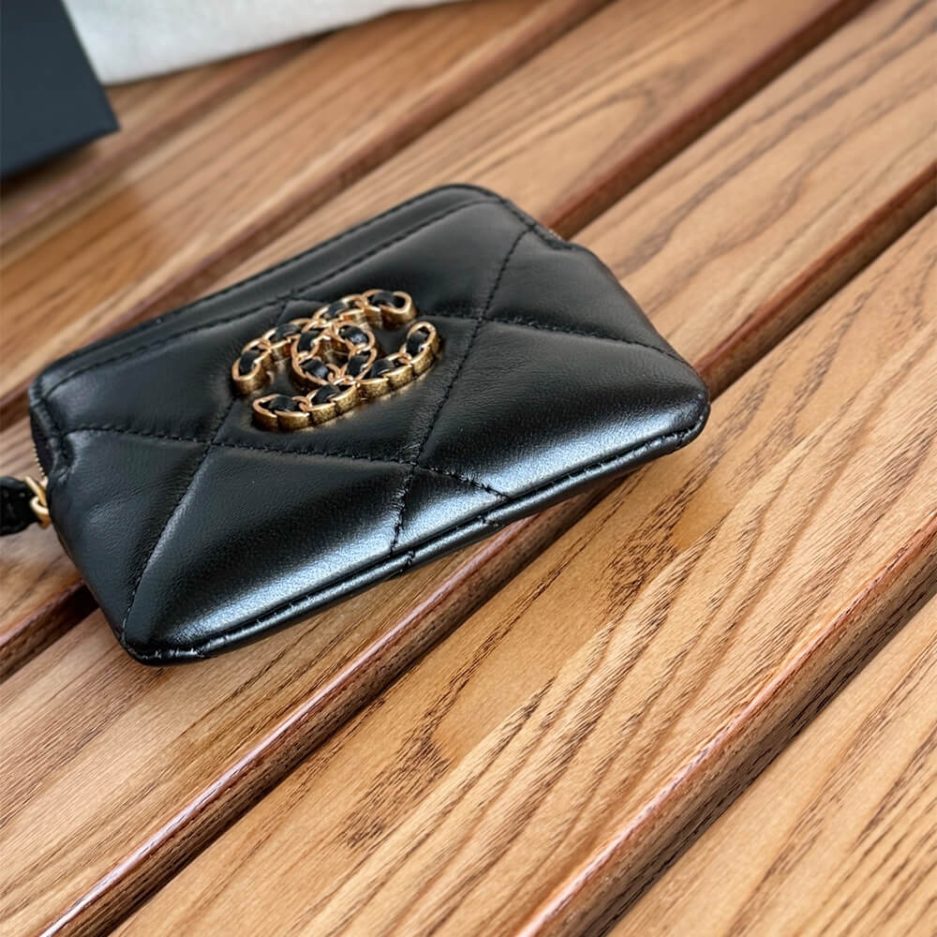 Ch**el 19 zipped coin purse