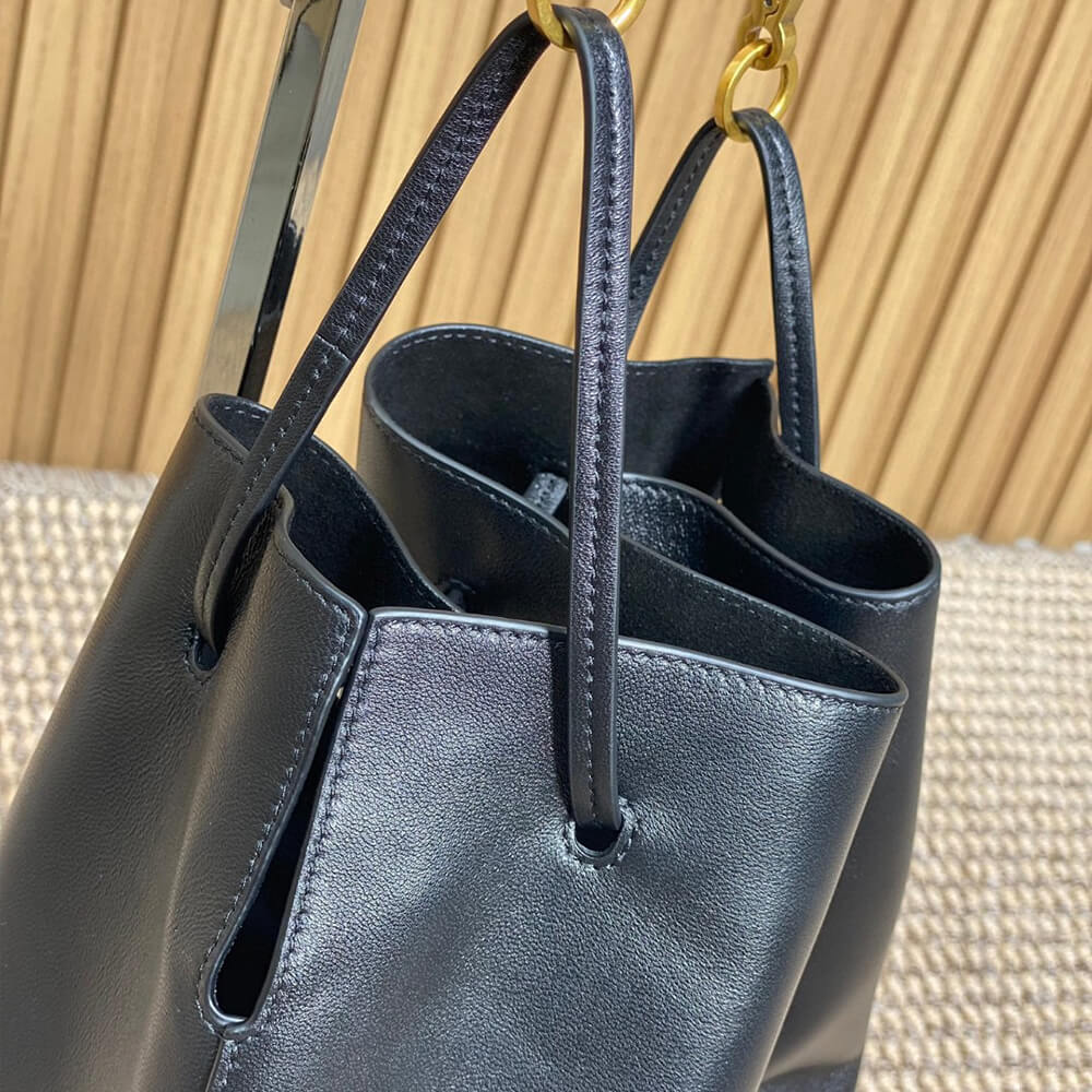 Y51 paris vii pochon in lambskin