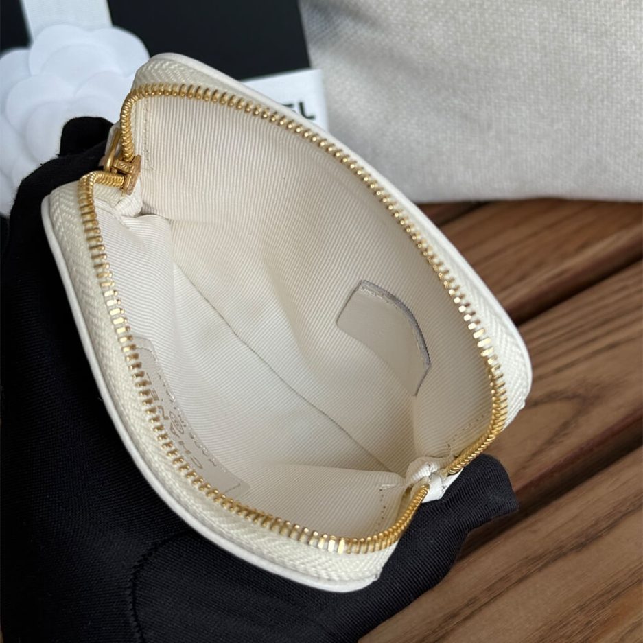 Ch**el 19 zipped coin purse