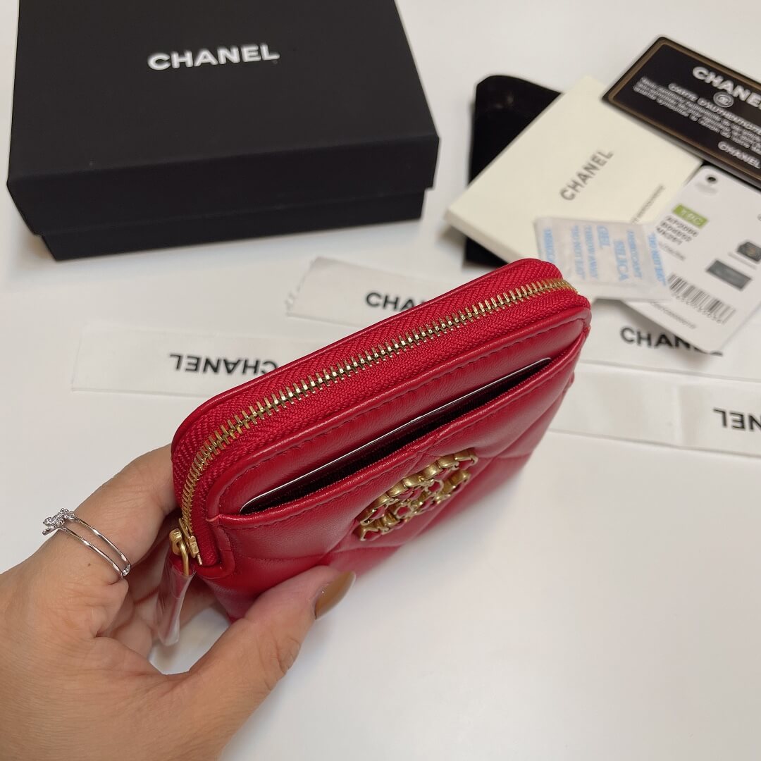 Ch**el 19 zipper coin wallet